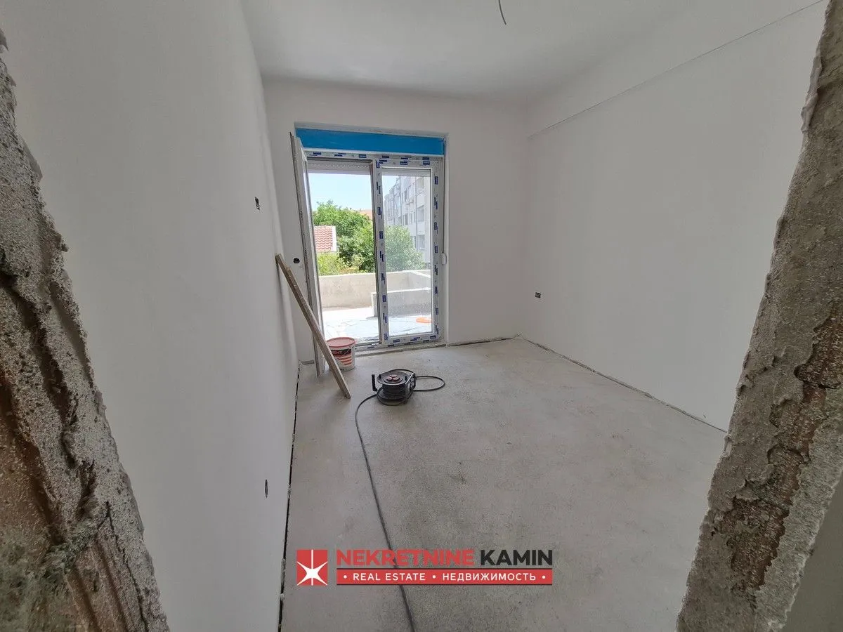 Prodaja, jednosoban stan, 42m², Podkošljun, Budva