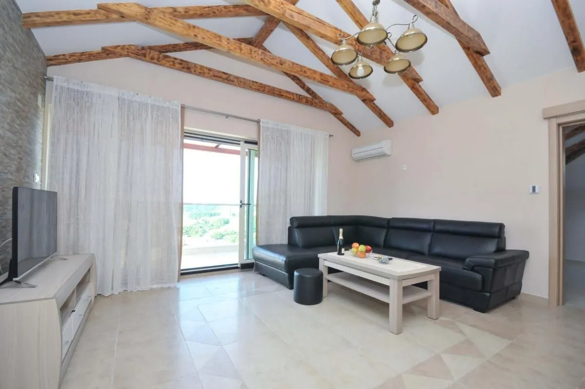Sale, four bedroom apartment, 137m², Bečići, Budva