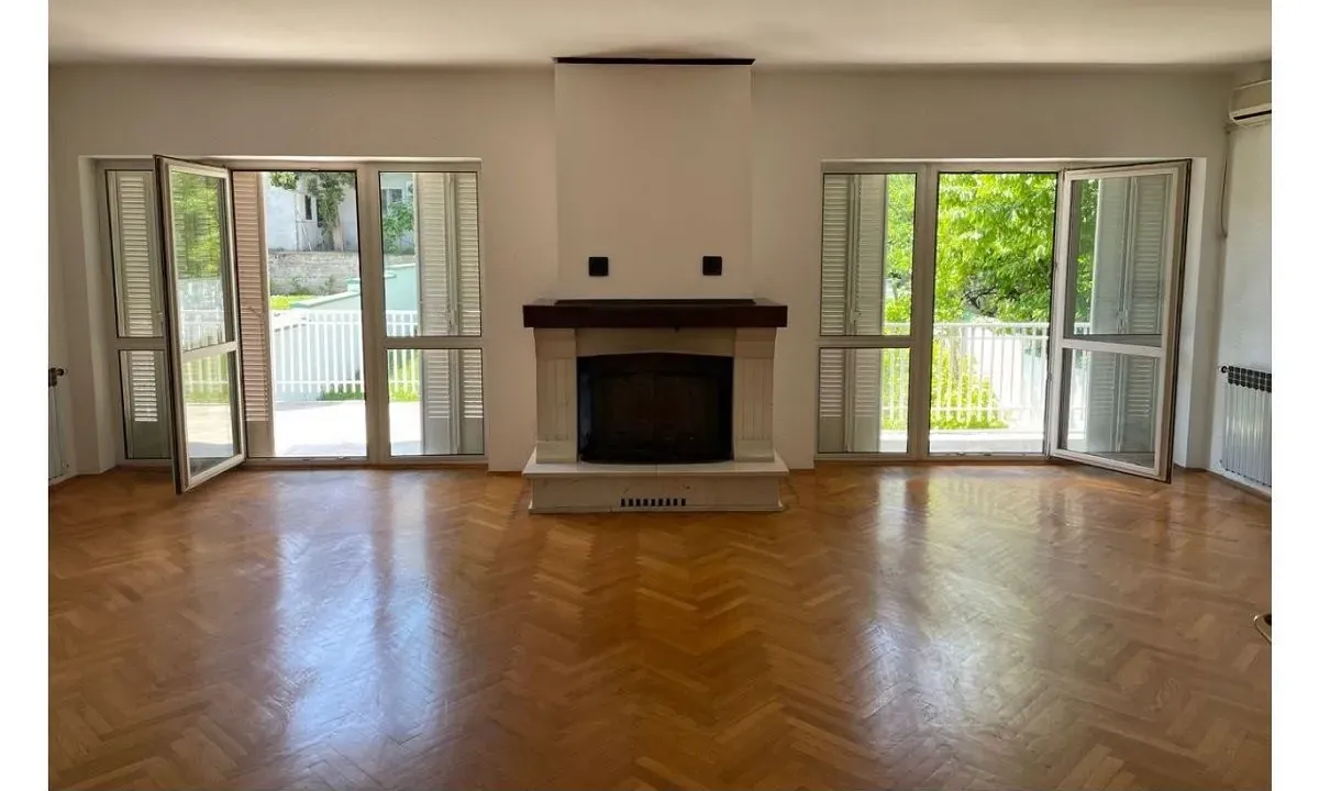 Sale, house, 600m², Autokomanda, Voždovac Sve Podlokacije