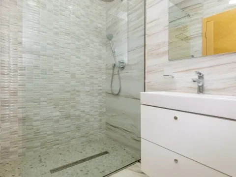 Izdavanje, trosoban stan, 110m², Preko Morače, Podgorica - image 8