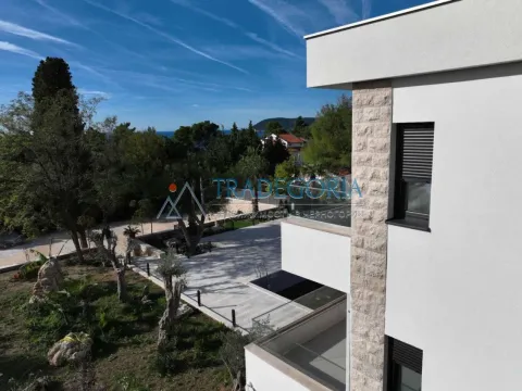 Prodaja, kuća, 450m², Bar, Crna Gora - image 13