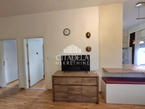 Izdavanje, četvorosoban stan, 81m², Stari Košutnjak, Rakovica - image 6