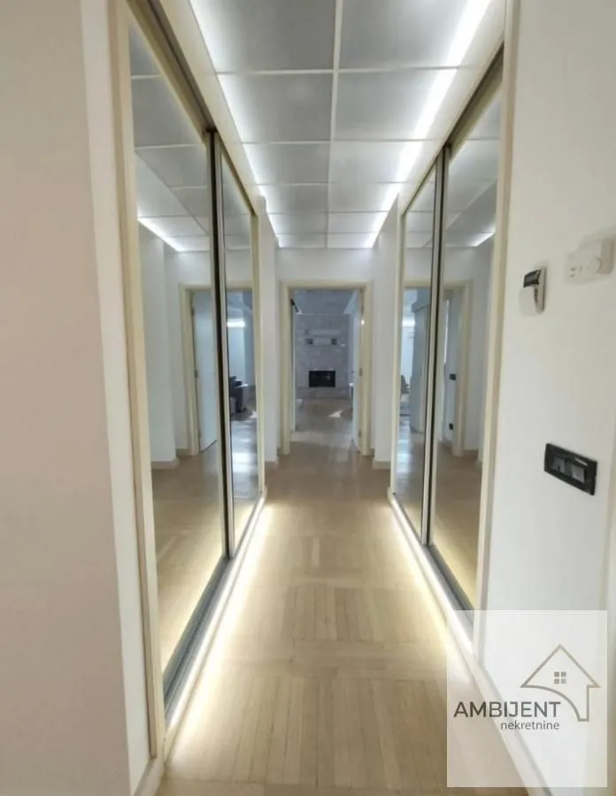 Rent, four bedroom apartment, 148m², Savski Venac, Beograd