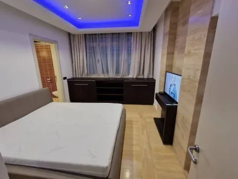 Izdavanje, trosoban stan, 148m², Dedinje Sve Podlokacije, Beograd - image 11