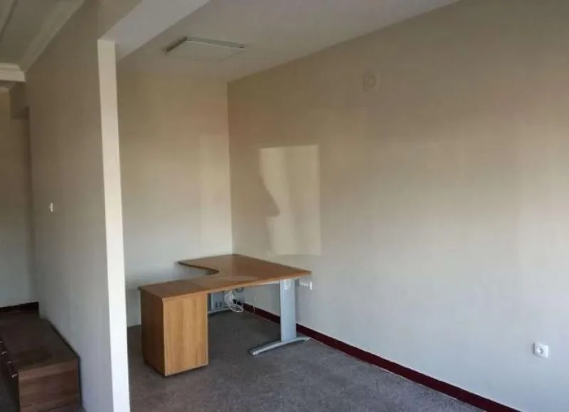 Rent, office space, 120m², Krnjaca, Palilula Sve Podlokacije