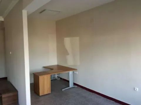 Izdavanje, poslovni prostor, 120m², Krnjaca, Palilula Sve Podlokacije - image 2