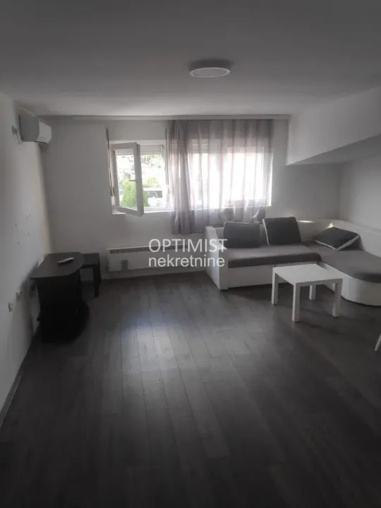 Prodaja, trosoban stan, 59m², Borča 1, Borča Sve Podlokacije