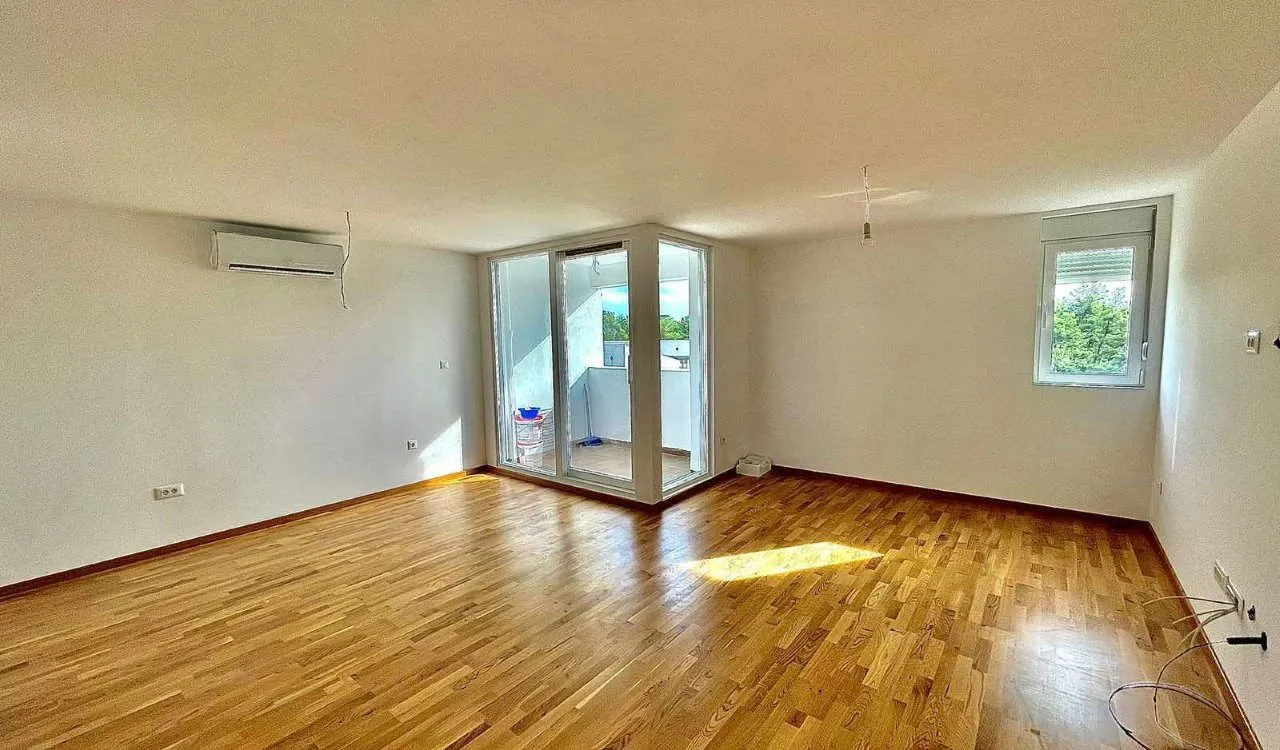 Prodaja, trosoban stan, 93m², Podgorica, Crna Gora