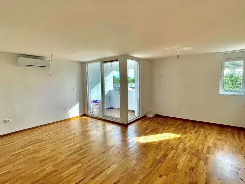 Prodaja, trosoban stan, 93m², Podgorica, Crna Gora