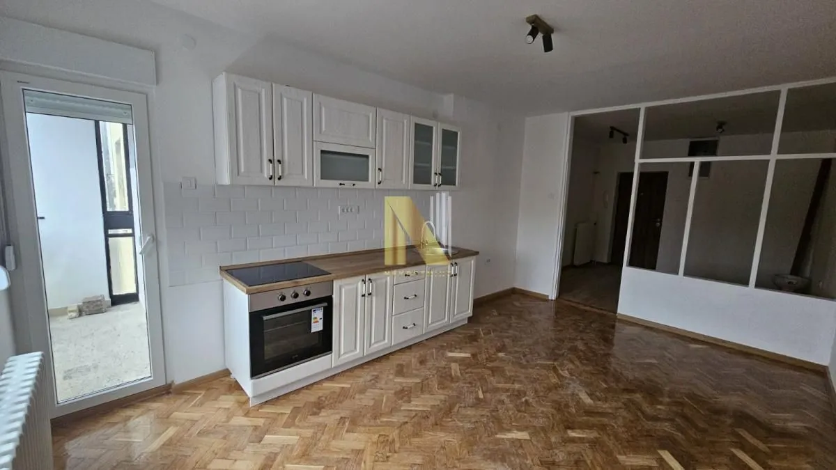 Prodaja, dvosoban stan, 59m², Železnička Stanica, Novi Sad Sve Podlokacije