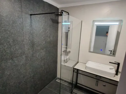 Izdavanje, trosoban stan, 80m², Momišići, Podgorica - image 6