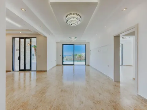 Prodaja, kuća, 365m², Kruče, Ulcinj - image 4