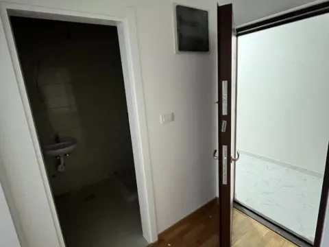 Prodaja, dvosoban stan, 63m², Zagorič, Podgorica - image 1