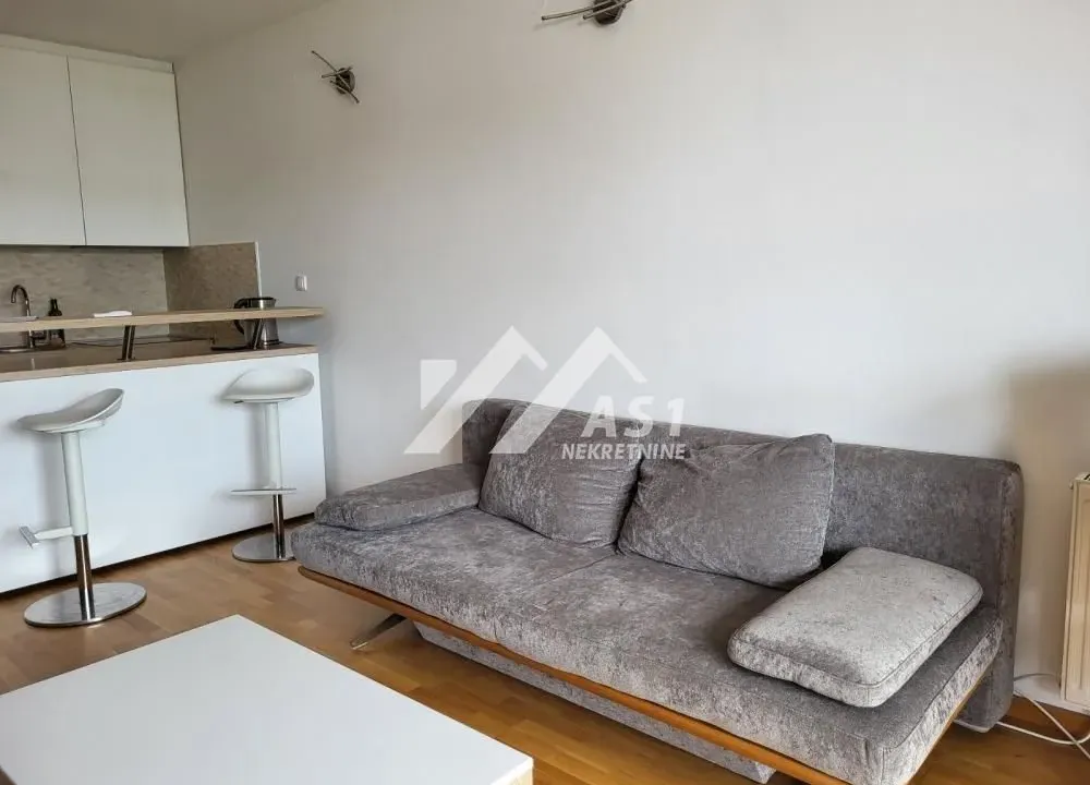 Izdavanje, dvosoban stan, 43m², Telep, Novi Sad Sve Podlokacije