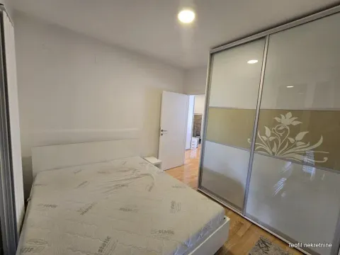 Izdavanje, trosoban stan, 59m², Vračar Sve Podlokacije, Beograd - image 6