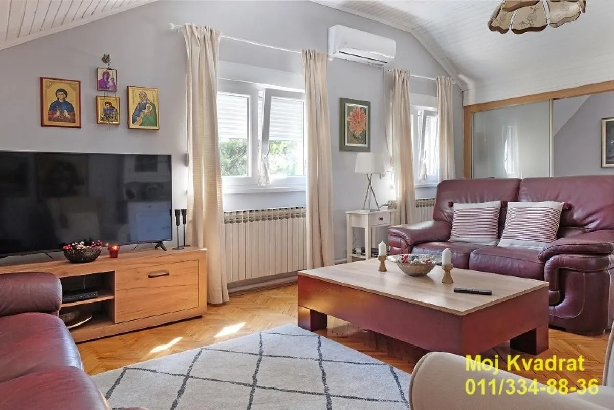 Prodaja, četvorosoban stan, 100m², Zemun Sve Podlokacije, Beograd