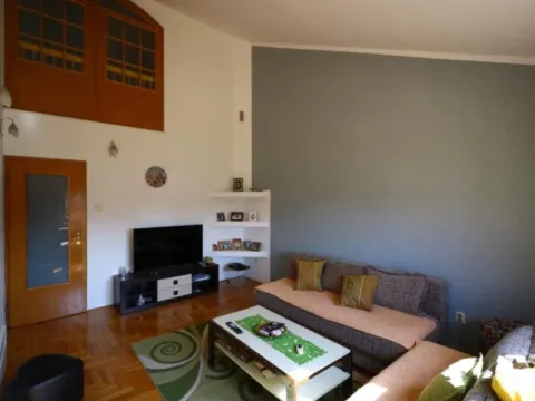 Prodaja, dvosoban stan, 92m², Stari Aerodrom, Podgorica - image 3