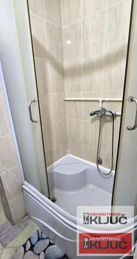 Izdavanje, jednosoban stan, 40m², Socijalno, Novi Sad Sve Podlokacije