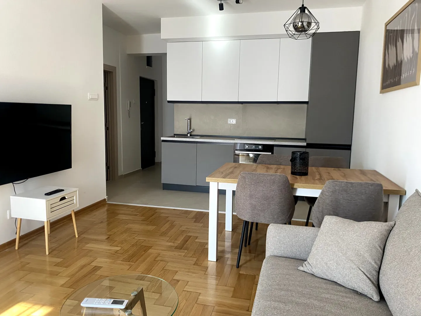Izdavanje, jednosoban stan, 45m², Centar, Tivat