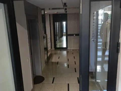 Sale, three bedroom apartment, 71m², Autokomanda, Voždovac Sve Podlokacije - image 8