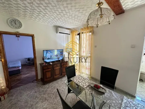 Prodaja, jednosoban stan, 46m², Centar, Kotor - image 1