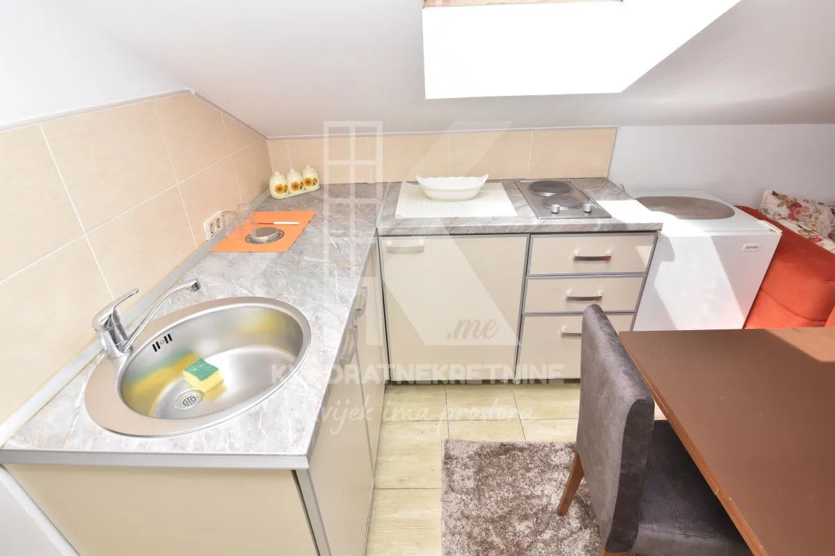 Izdavanje, jednosoban stan, 38m², 1 maj, Podgorica