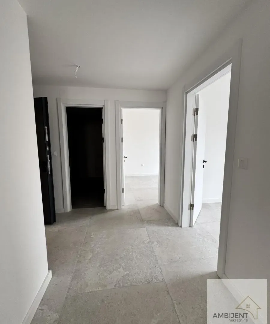 Prodaja, trosoban stan, 77m², Novi Banovci, Stara Pazova