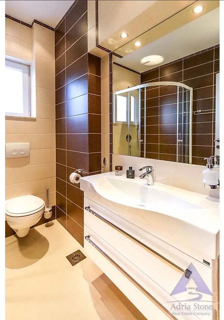 Sale, two bedroom apartment, 84m², Bečići, Budva