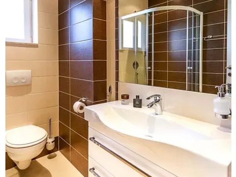 Prodaja, dvosoban stan, 84m², Bečići, Budva - image 14