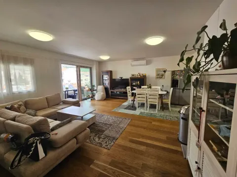 Prodaja, trosoban stan, 110m², Centar, Budva - image 4