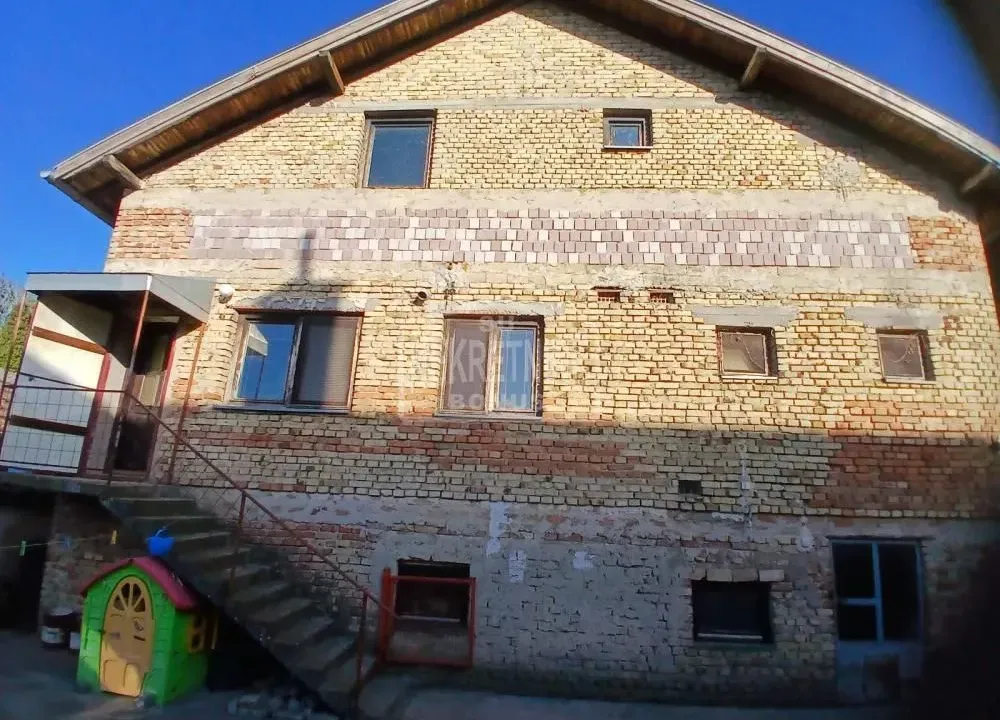 Prodaja, kuća, 240m², Mali Bajmok, Subotica