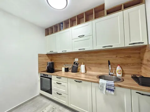 Rent, one bedroom apartment, 57m², Bečići, Budva - image 14