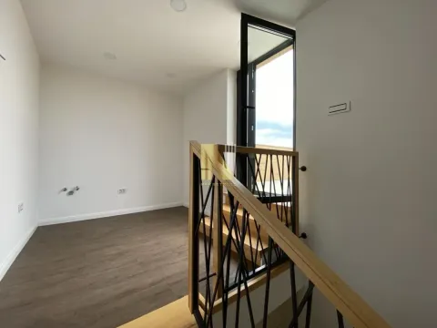 Izdavanje, kuća, 181m², Sremska Kamenica, Petrovaradin - image 27