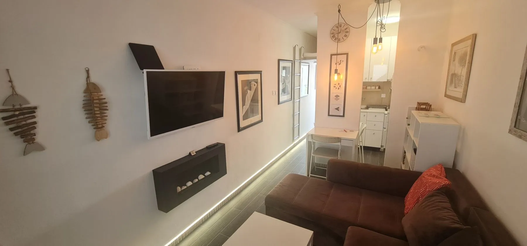Izdavanje, jednosoban stan, 24m², Đenovići, Herceg Novi