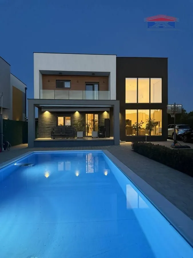 Sale, house, 360m², Petrovaradin, Novi Sad