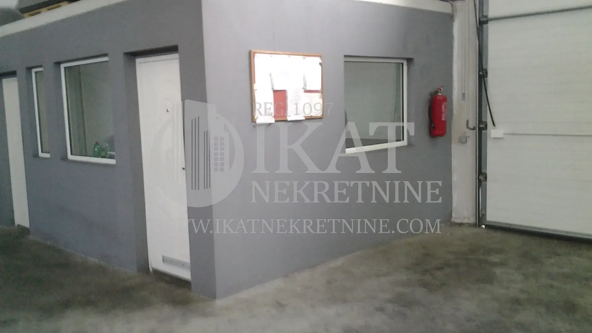 Sale, office space, 1045m², Karlovčić, Pećinci