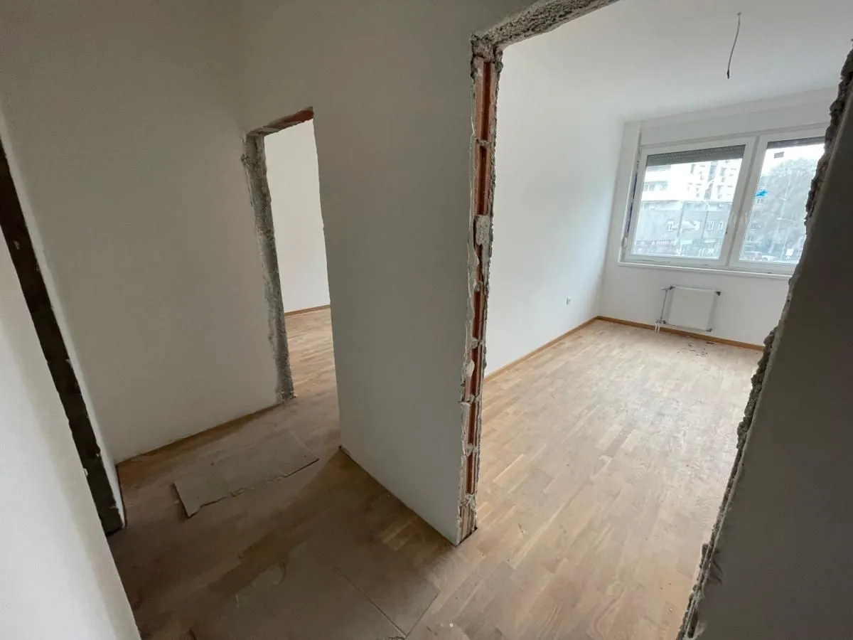 Prodaja, trosoban stan, 73m², Adamovićevo Naselje, Novi Sad Sve Podlokacije