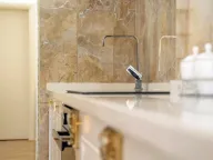 Izdavanje, trosoban stan, 150m², Budva, Crna Gora - image 15