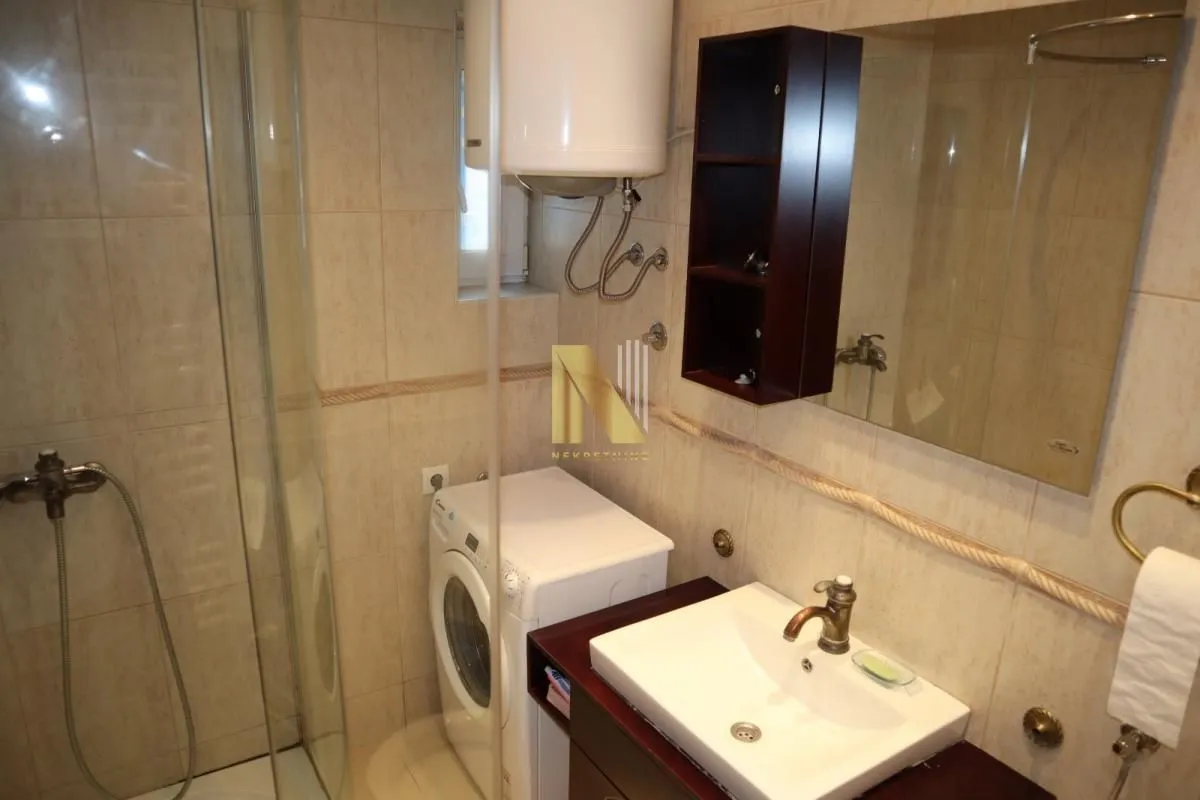 Izdavanje, dvosoban stan, 52m², Bulevar Oslobodjenja, Novi Sad Sve Podlokacije