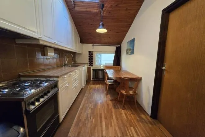 Izdavanje, četvorosoban stan, 102m², Olimp, Zvezdara Sve Podlokacije