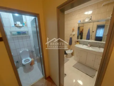 Sale, house, 356m², Centar, Smederevo - image 12