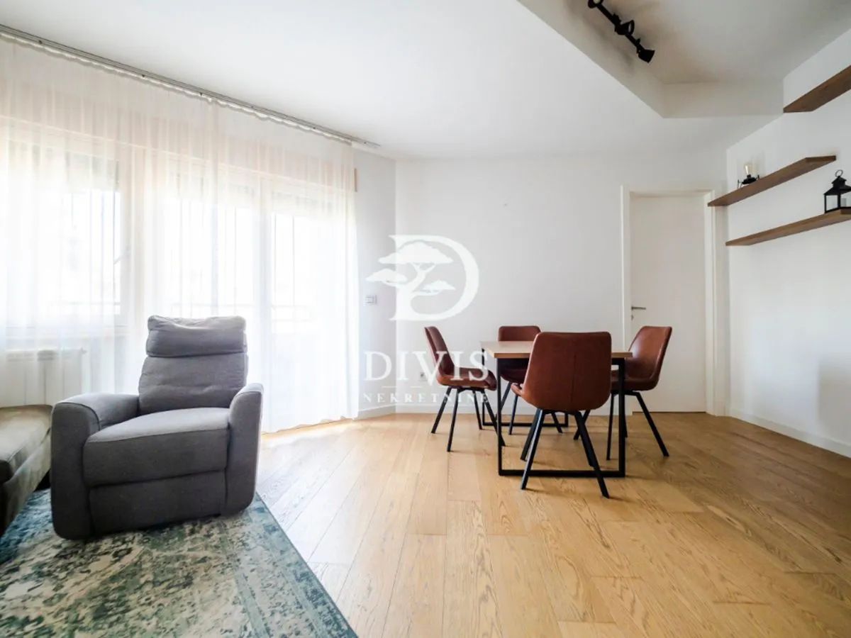 Izdavanje, dvosoban stan, 49m², Vračar Hram, Vračar Sve Podlokacije