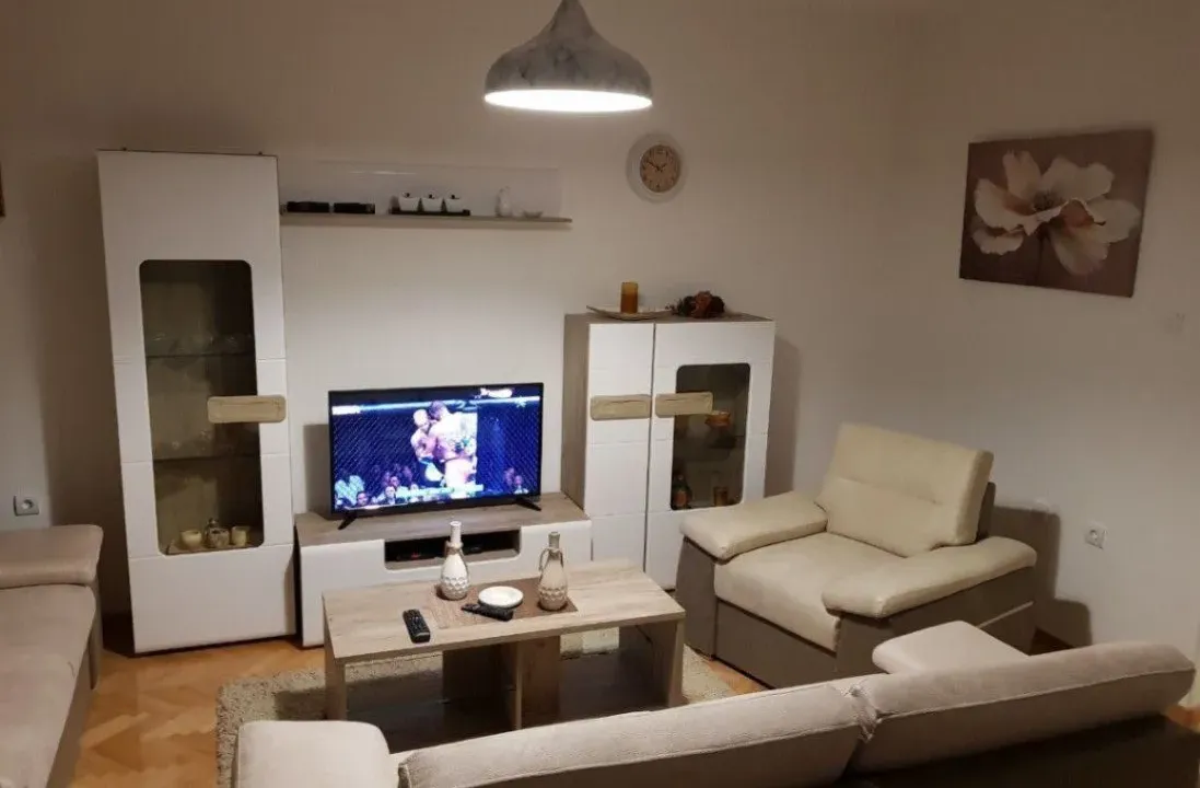 Rent, two bedroom apartment, 60m², Seljanovo, Tivat