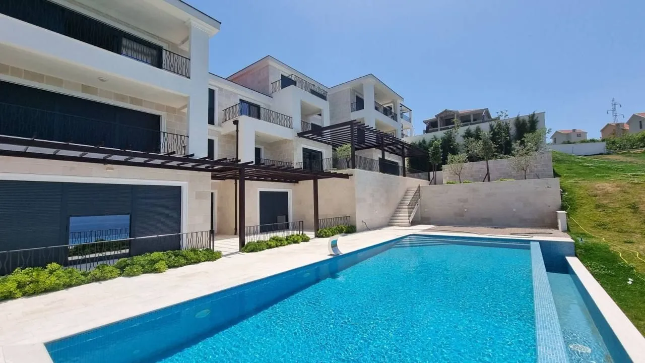 Sale, three bedroom apartment, 90m², Blizikuće, Budva