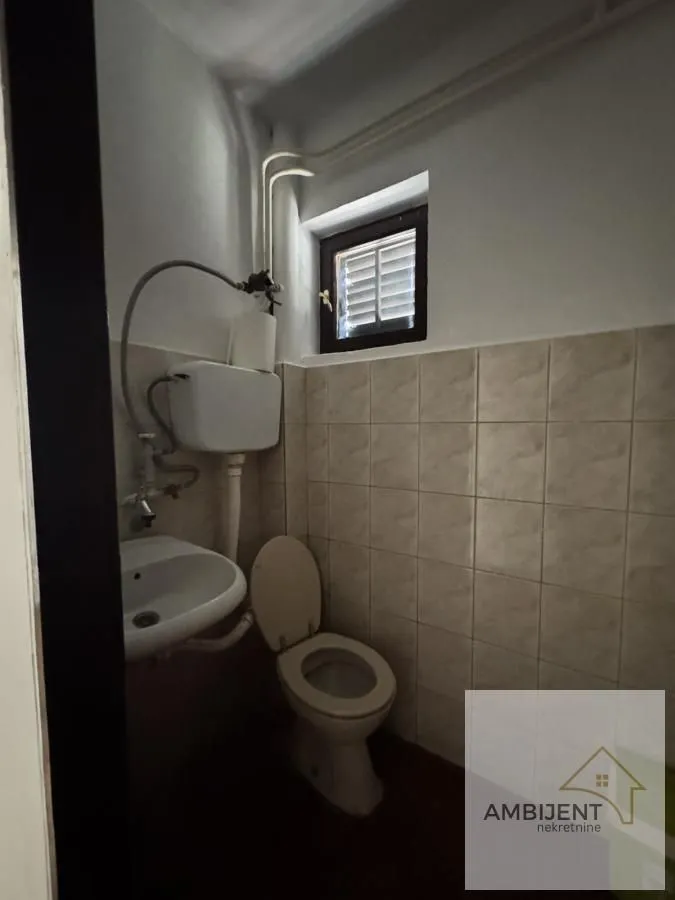 Prodaja, kuća, 203m², Novi Banovci, Stara Pazova