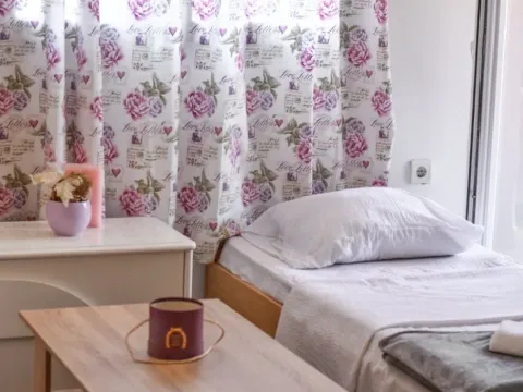 Izdavanje, garsonjera, 30m², Radanovići, Kotor - image 3