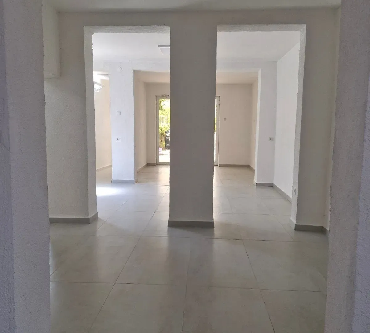 Rent, office space, 90m², Masline, Podgorica