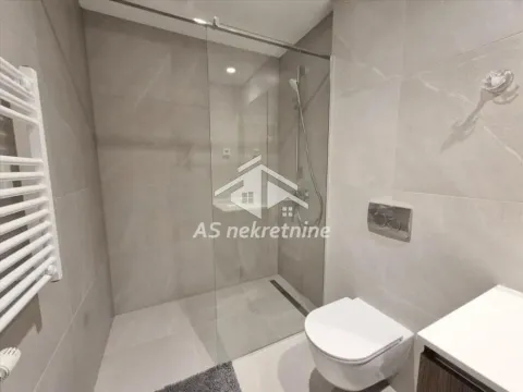 Izdavanje, trosoban stan, 78m², Savski Venac, Beograd - image 9