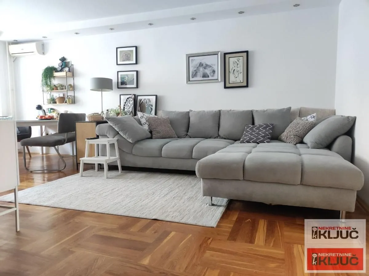 Prodaja, četvorosoban stan, 75m², Grbavica, Novi Sad Sve Podlokacije