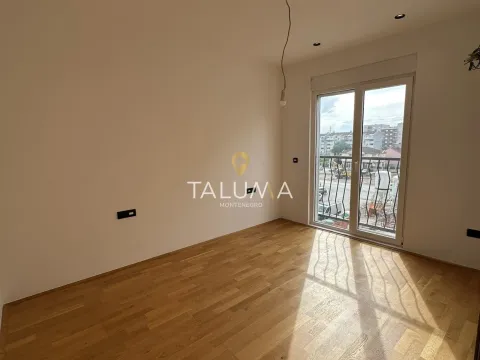 Prodaja, trosoban stan, 118m², Stari Aerodrom, Podgorica - image 6